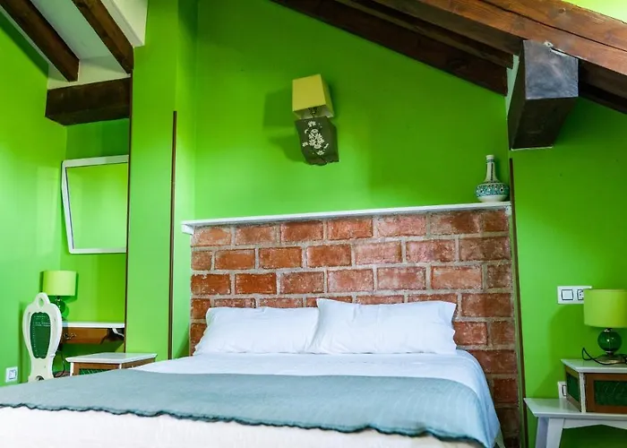 Fuente De Anjanas Otel