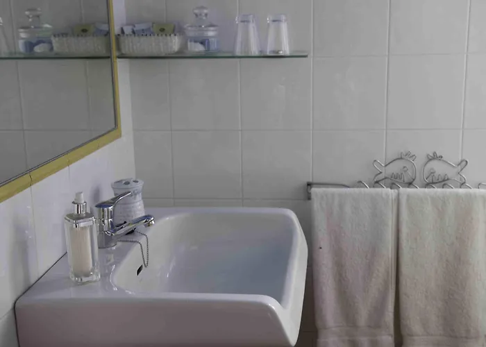 Hotel Fuente De Anjanas 3*